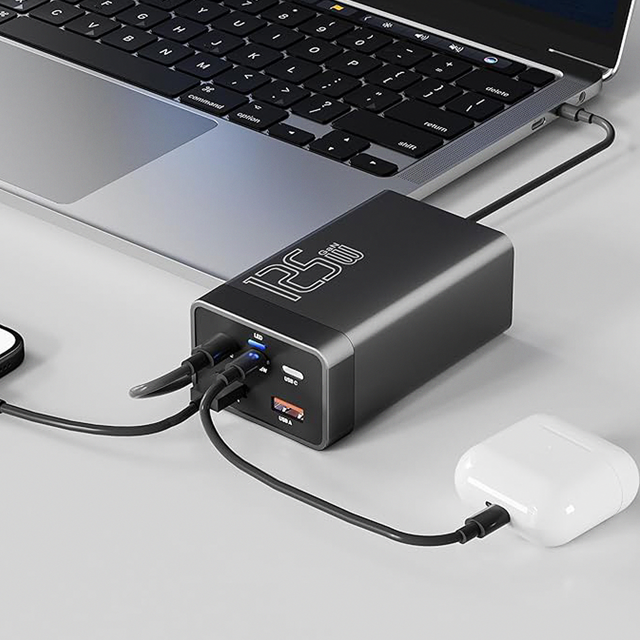 Powerful td-lte 125w gan (pd 65w + 2xpd + 2xusb qc 3.0) crni